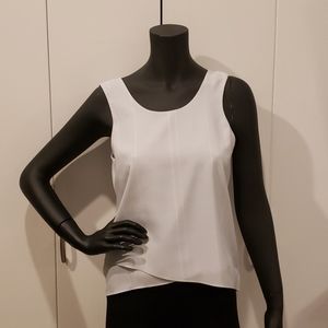 Sleeveless woven top
